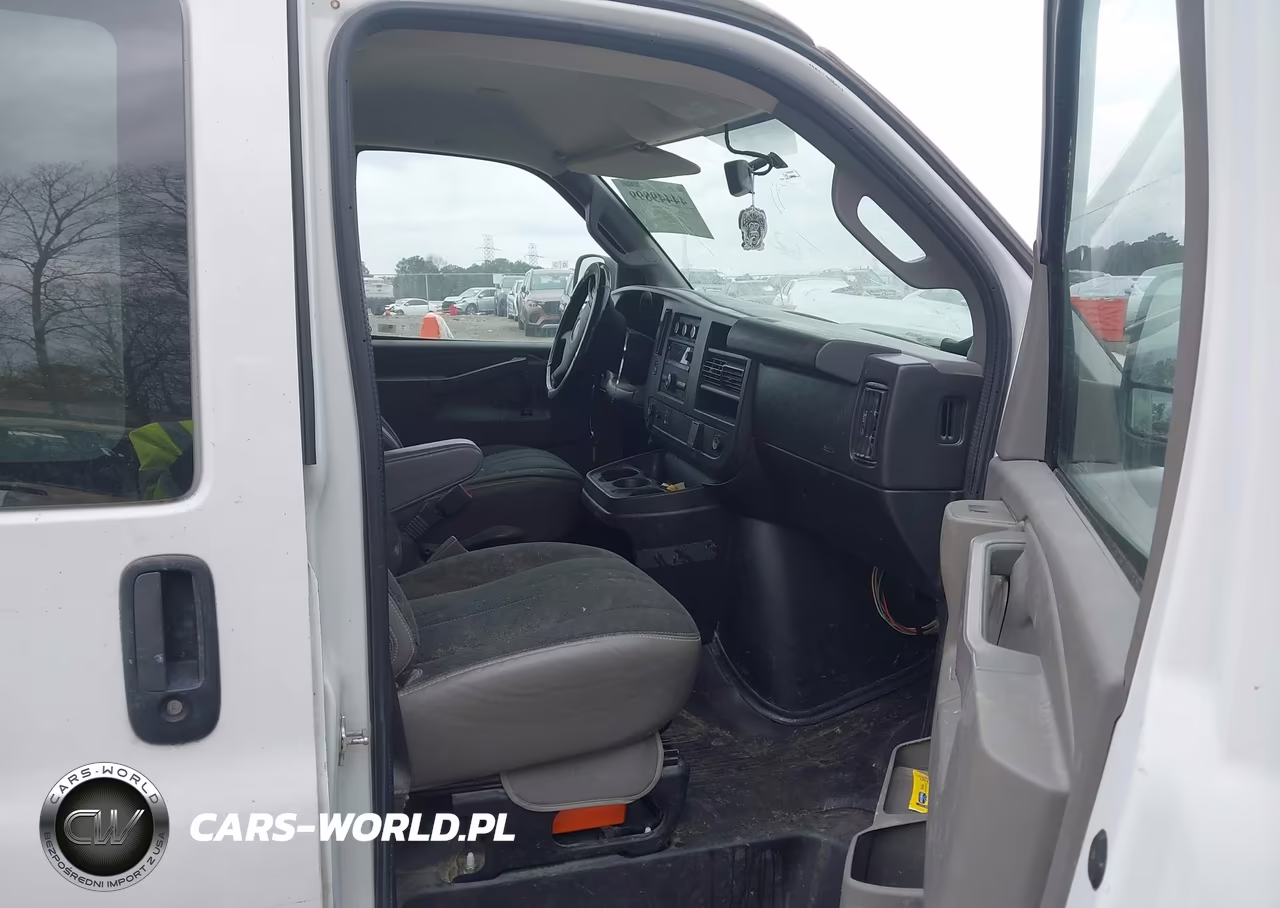2020 GMC Savana Cargo Rwd 2500 Regular Wheelbase Work Van VIN:1GTW7AFG6L1180907 - 5