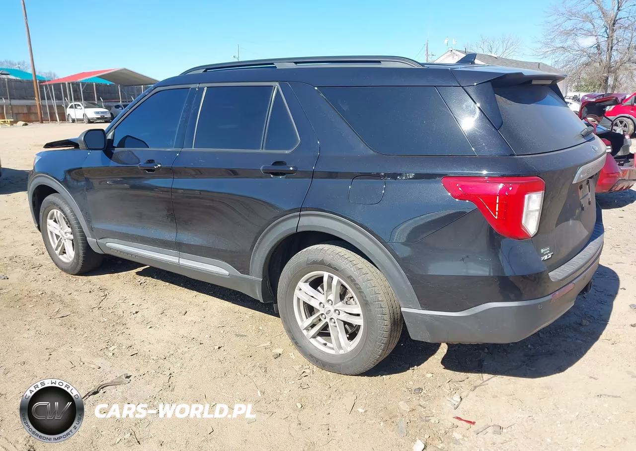 2020 Ford Explorer Xlt VIN:1FMSK8DH0LGC67065 - 3