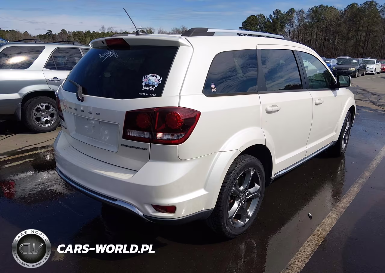 2015 Dodge Journey Crossroad VIN:3C4PDCGB8FT614964 - 4