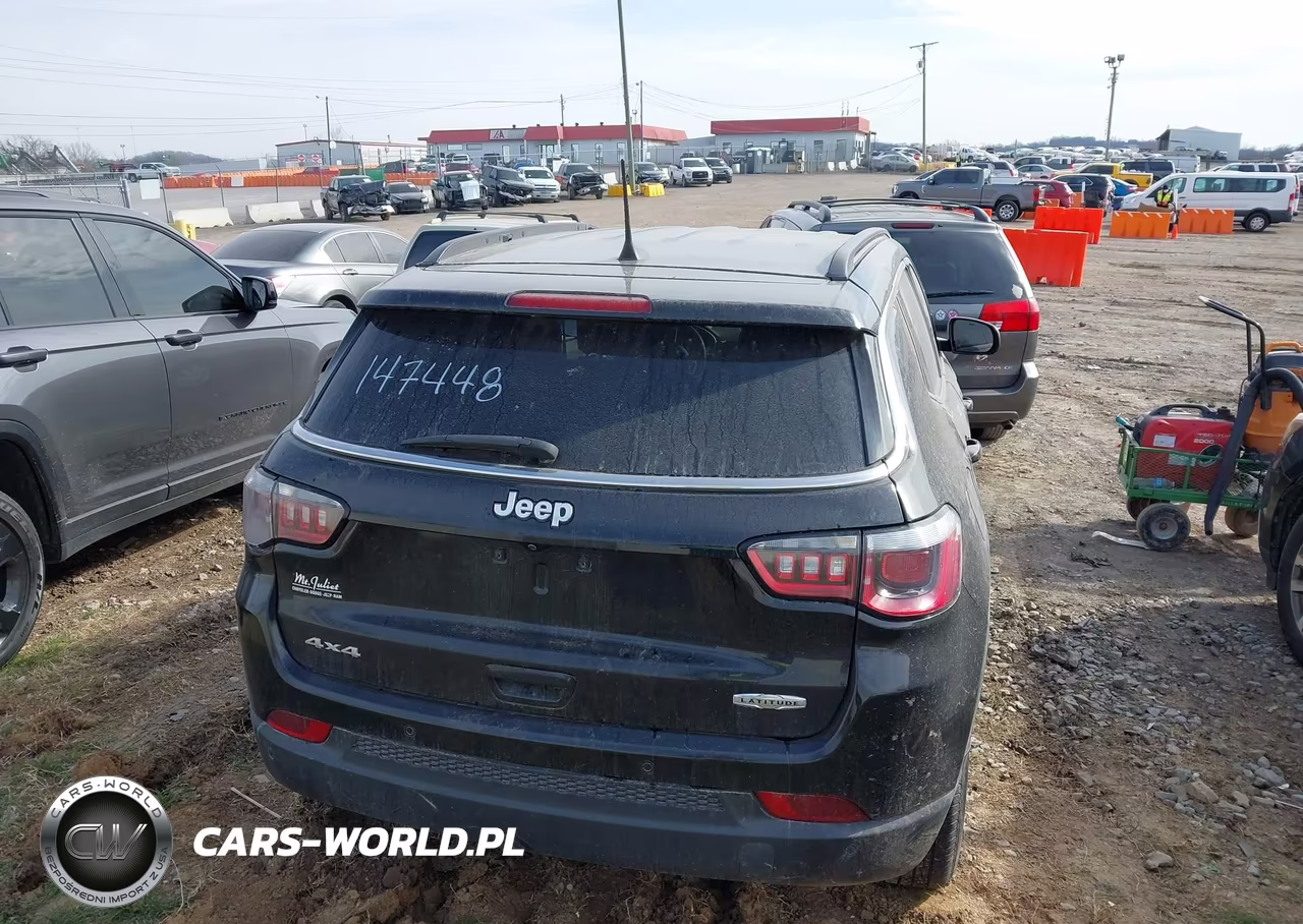 2018 Jeep Compass Latitude 4X4 VIN:3C4NJDBB2JT147448 - 16