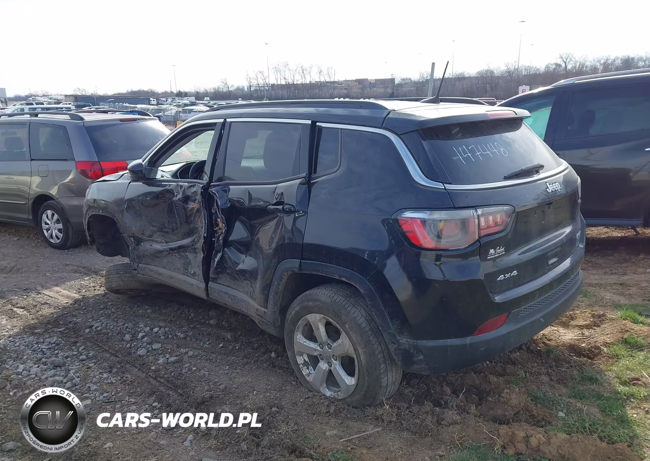 2018 Jeep Compass Latitude 4X4 VIN:3C4NJDBB2JT147448 - 3