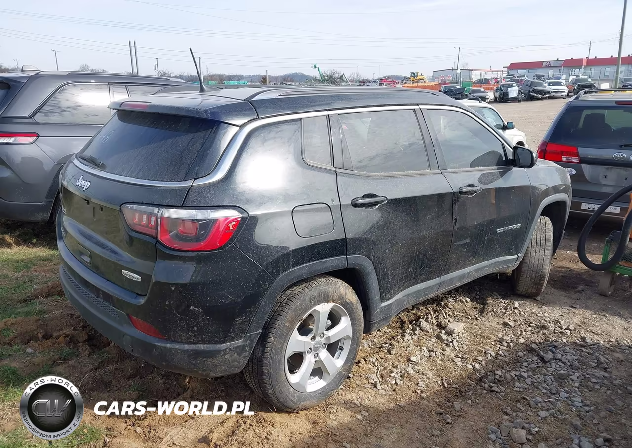 2018 Jeep Compass Latitude 4X4 VIN:3C4NJDBB2JT147448 - 4