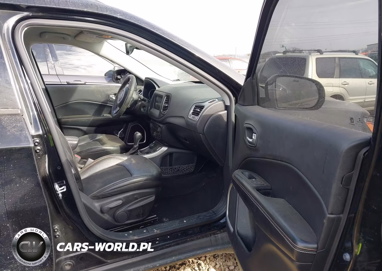 2018 Jeep Compass Latitude 4X4 VIN:3C4NJDBB2JT147448 - 5