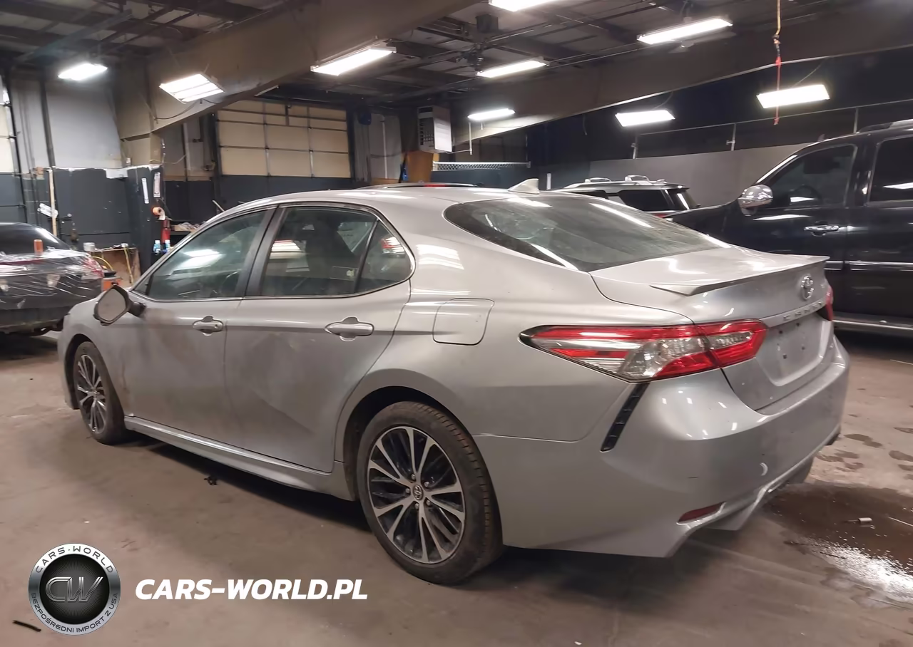 2020 Toyota Camry Se VIN:4T1G11AK8LU306101 - 3