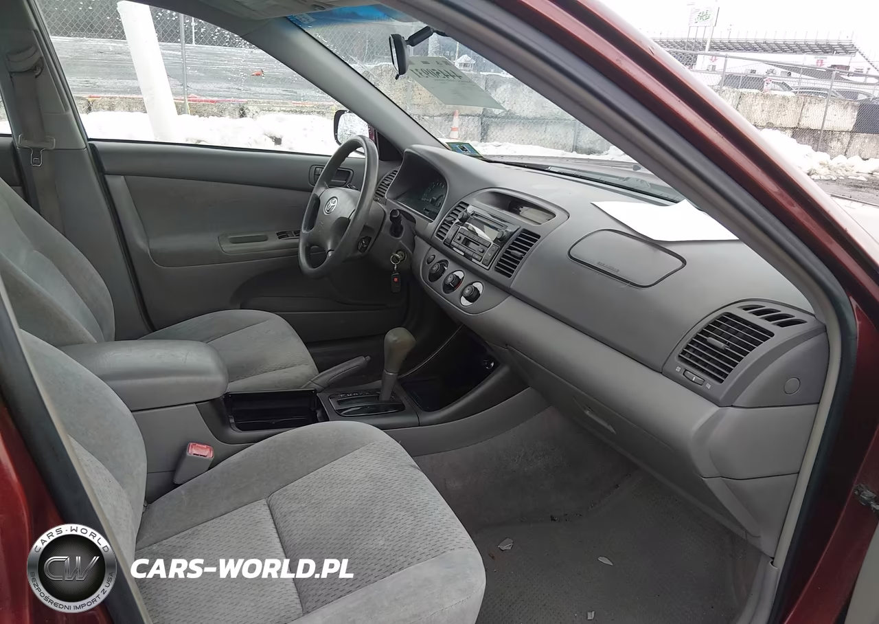 2004 Toyota Camry Le VIN:4T1BE32K24U354297 - 5