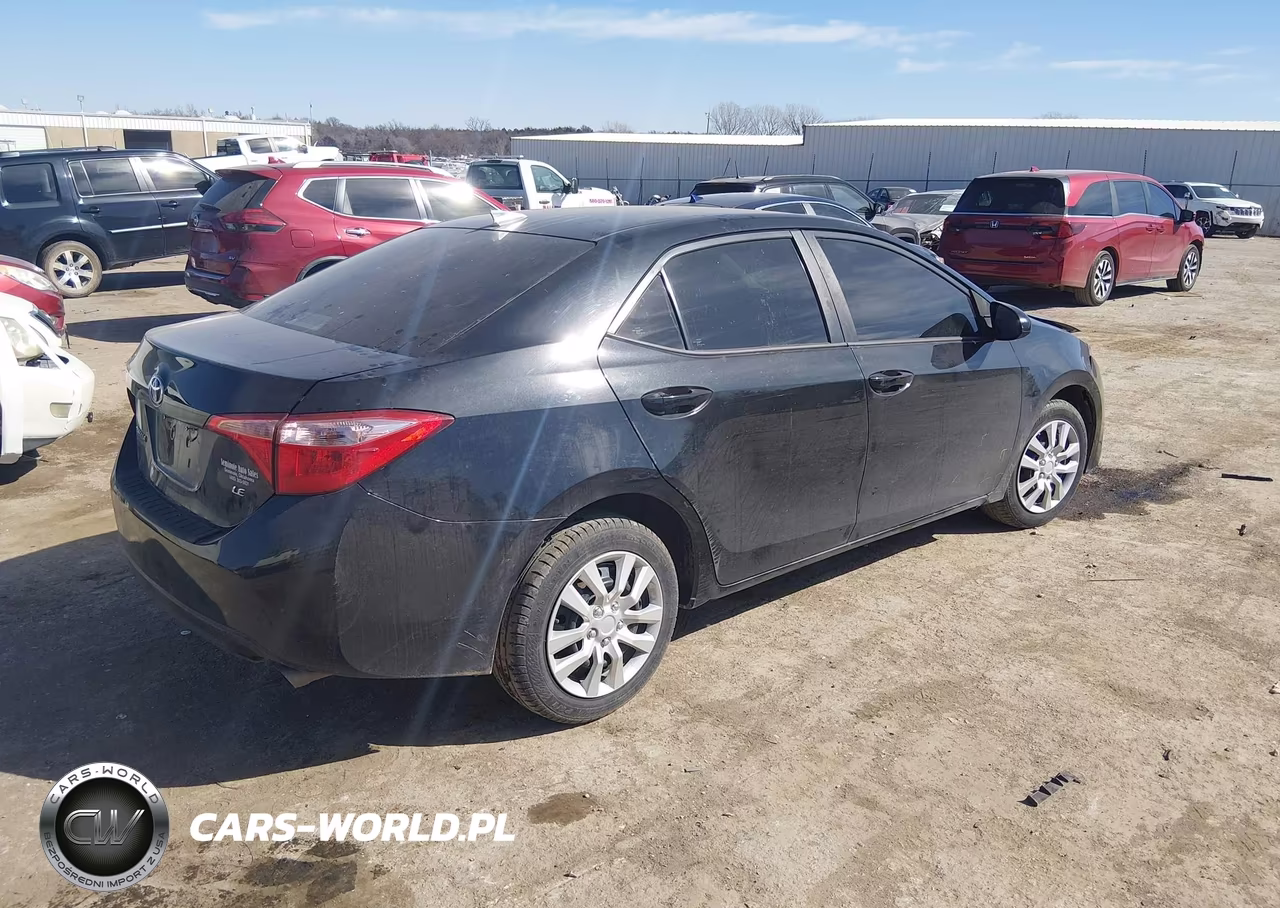 2018 Toyota Corolla L-Le-Xle-Se-Xse VIN:5YFBURHEXJP767749 - 4