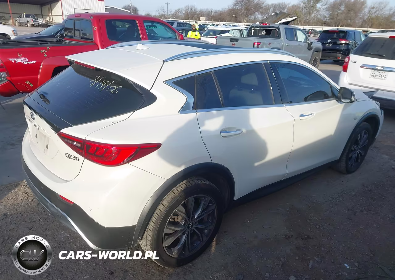 2017 Infiniti Qx30 Premium VIN:SJKCH5CRXHA034219 - 4