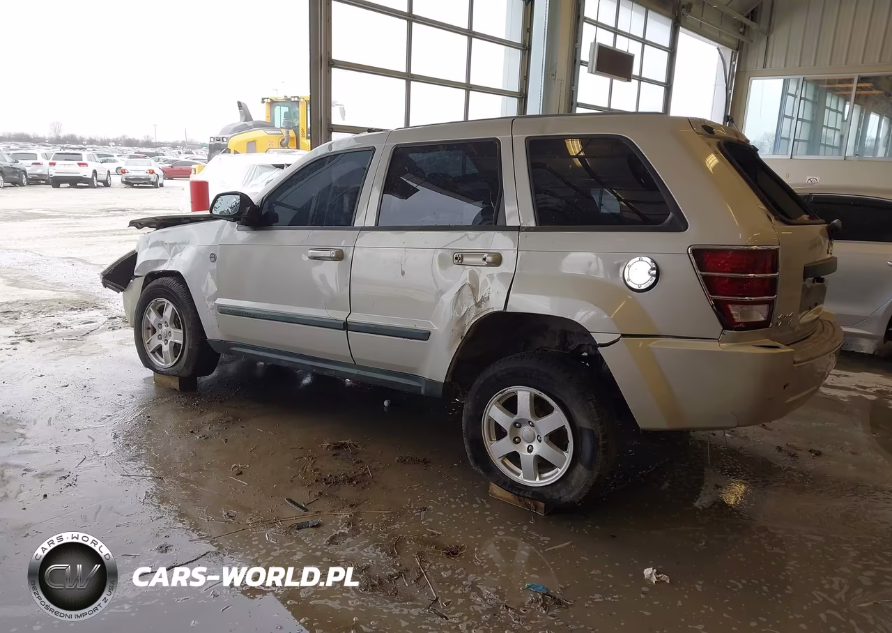 2008 Jeep Grand Cherokee Laredo VIN:1J8GR48K98C247456 - 3