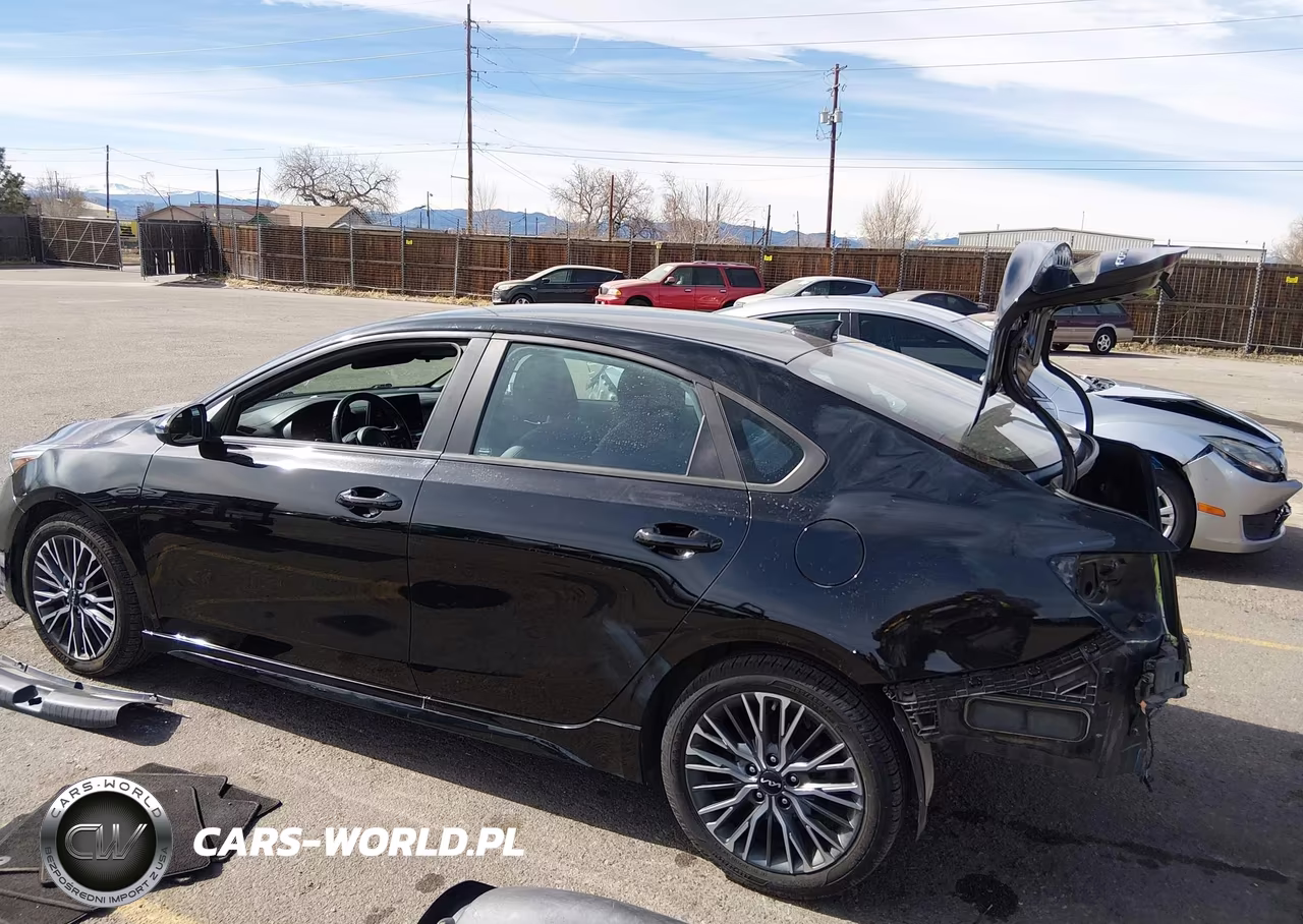 2023 Kia Forte Gt-Line VIN:3KPF54AD2PE546725 - 3