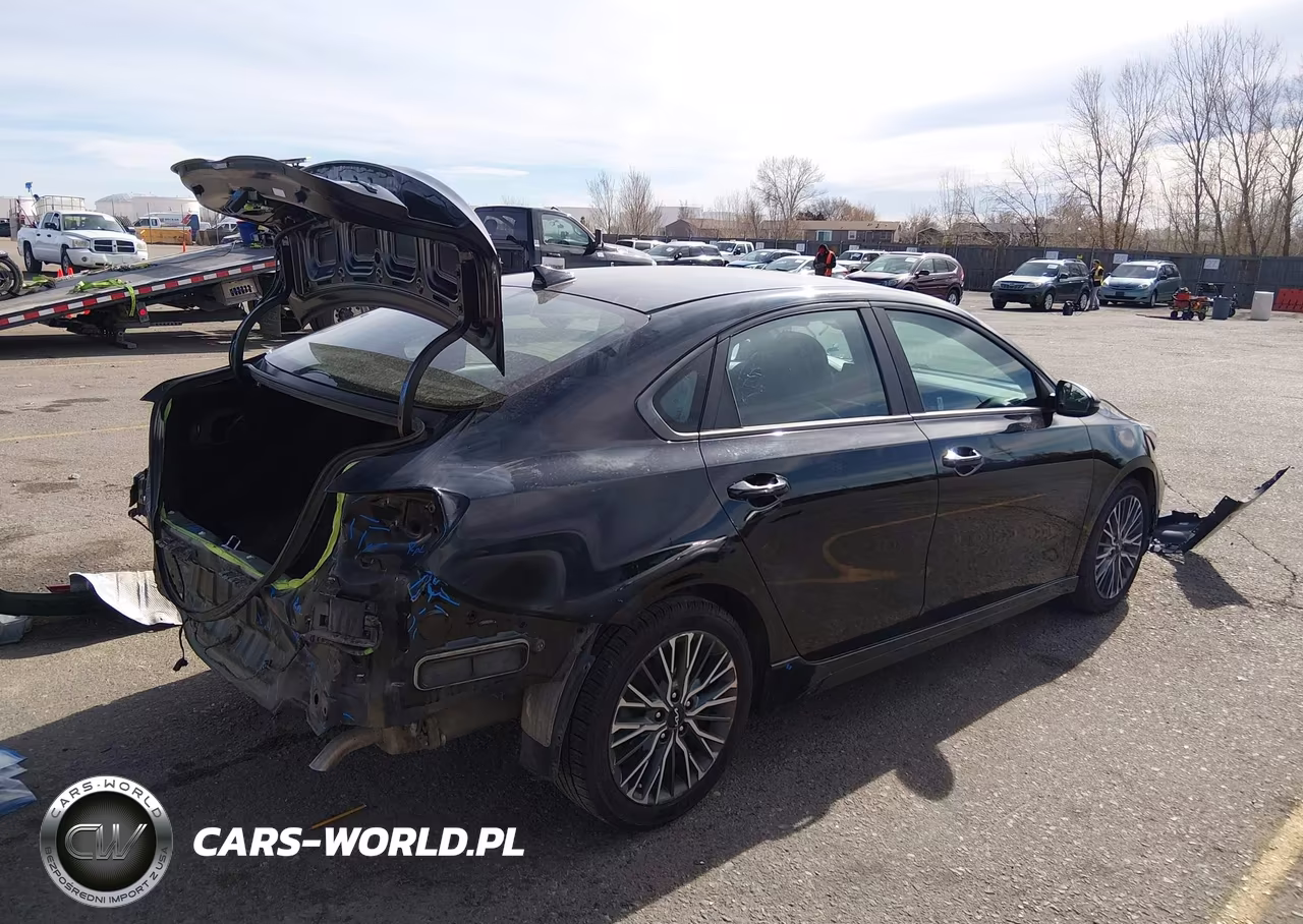 2023 Kia Forte Gt-Line VIN:3KPF54AD2PE546725 - 4