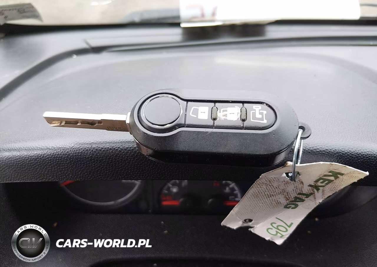 2018 Ram Promaster 2500 VIN:3C6TRVDGXJE159437 - 11