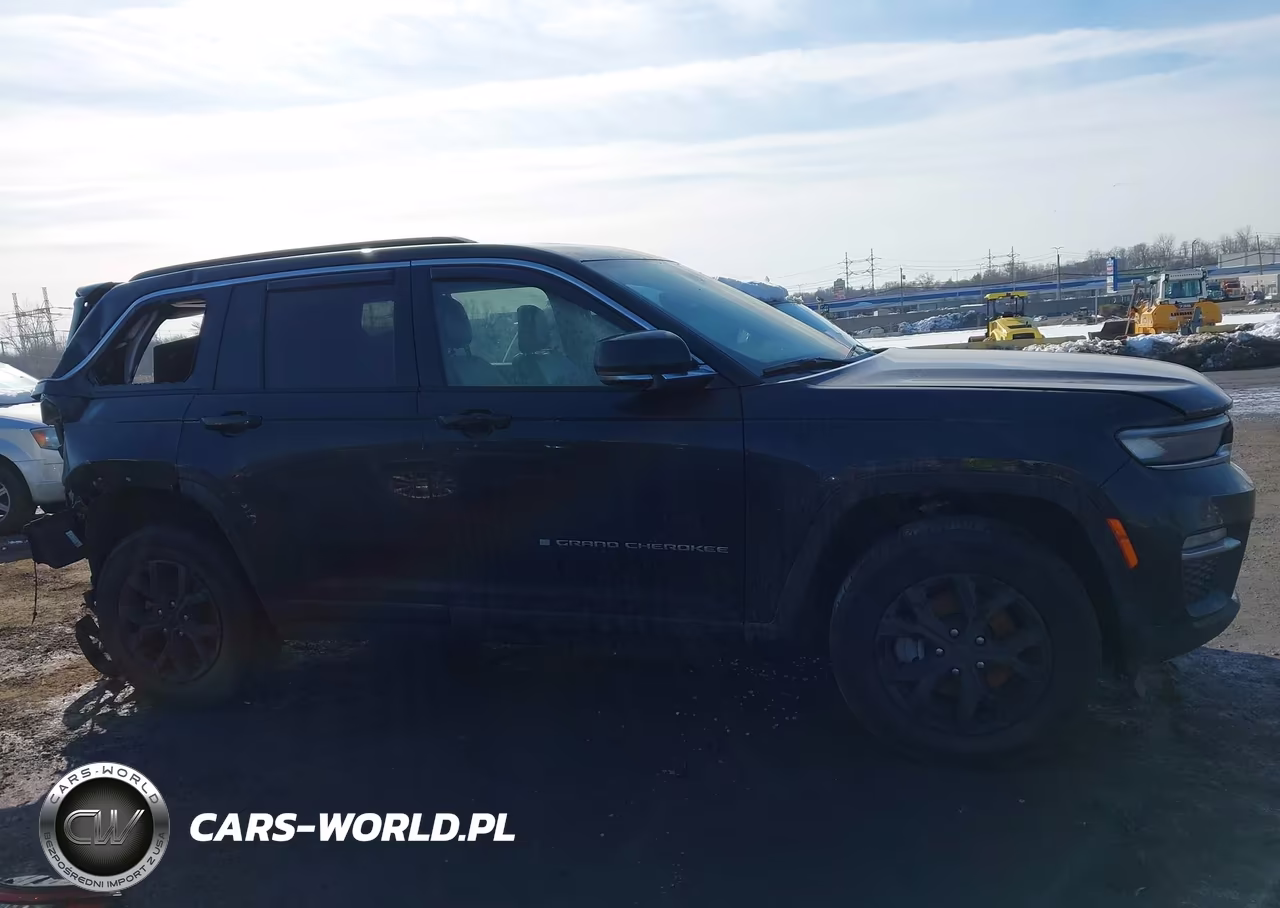 2025 Jeep Grand Cherokee Limited 4X4 VIN:1C4RJHBG4SC321716 - 12