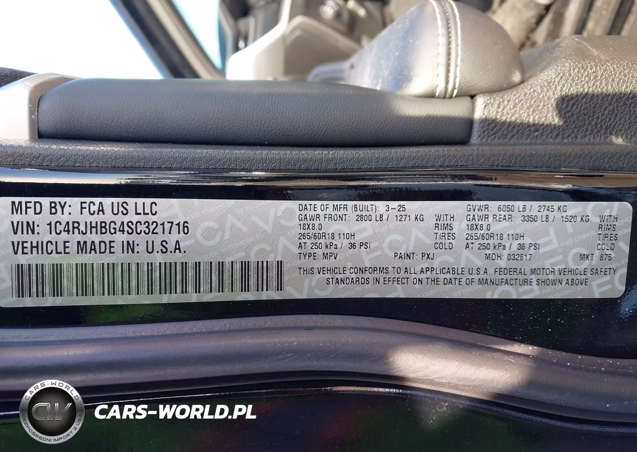 2025 Jeep Grand Cherokee Limited 4X4 VIN:1C4RJHBG4SC321716 - 9