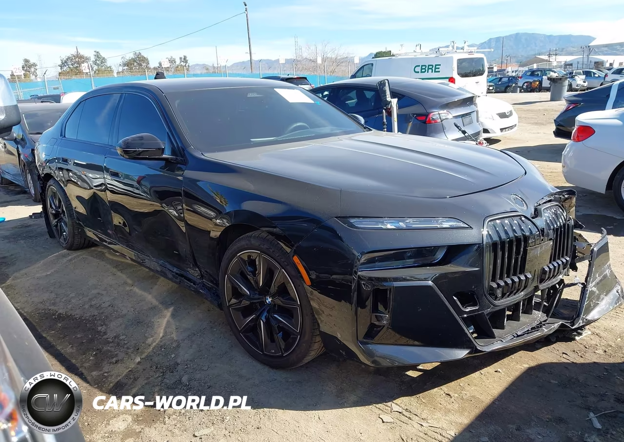 2025 BMW 740I