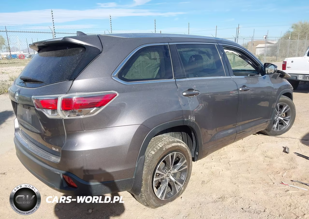 2016 Toyota Highlander Xle V6 VIN:5TDKKRFH8GS503285 - 4