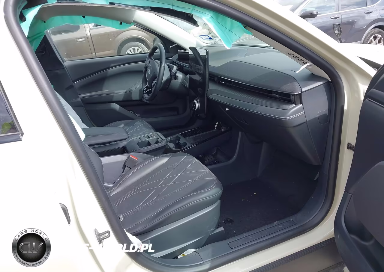 2025 Ford Mustang Mach-E Select VIN:3FMTK1R42SMA49022 - 5