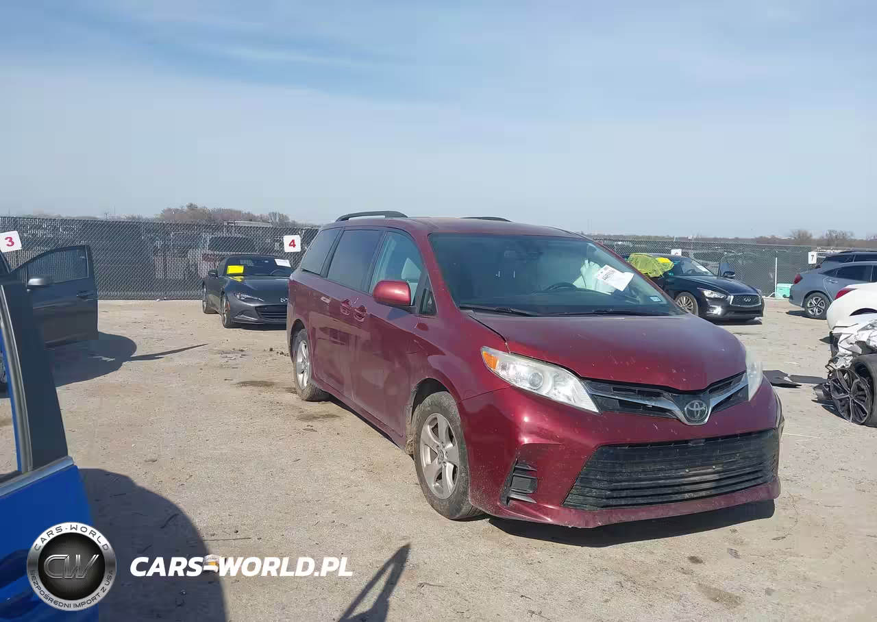 2019 Toyota Sienna Le 8 Passenger