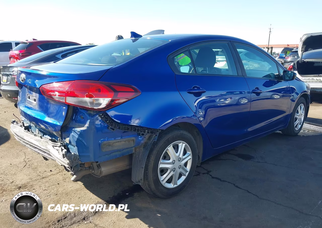 2017 Kia Forte Lx VIN:3KPFK4A72HE068083 - 4