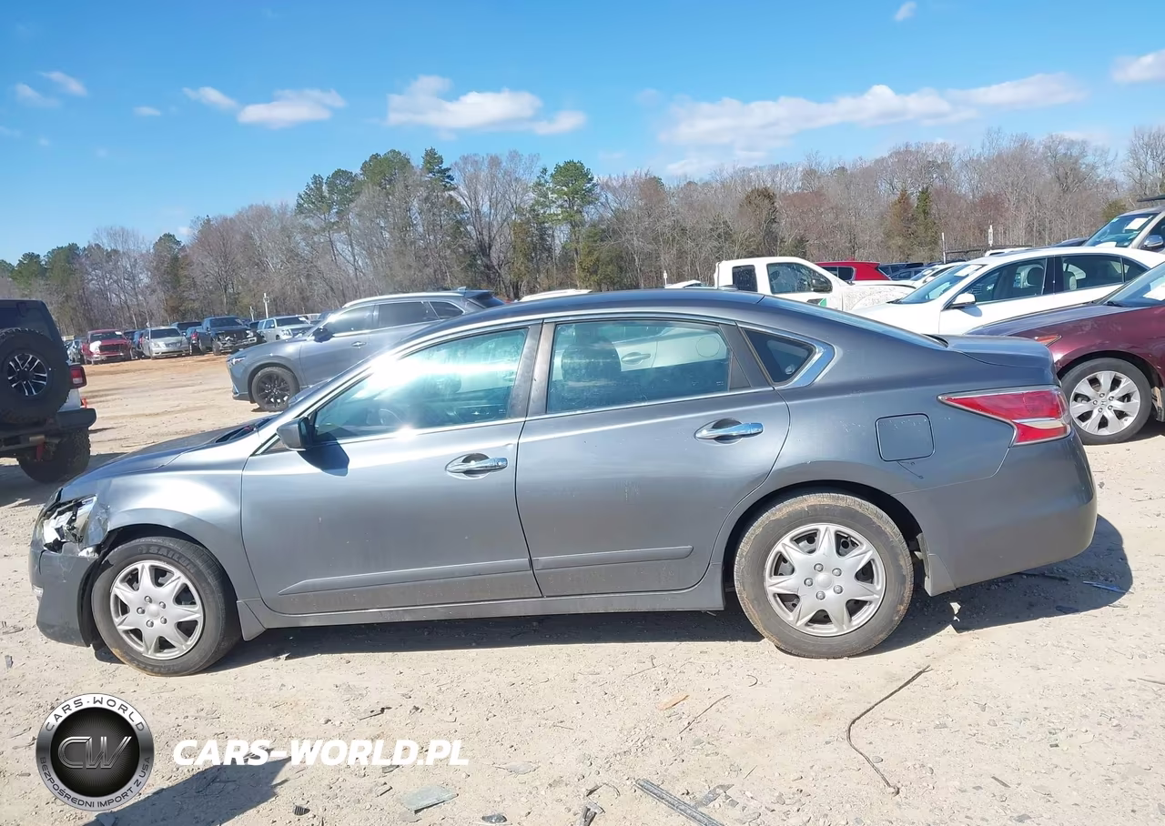 2015 Nissan Altima 2.5 S VIN:1N4AL3AP5FC270413 - 13
