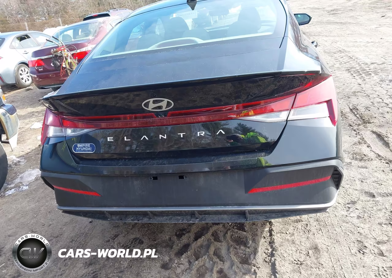 2025 Hyundai Elantra Sel Sport VIN:KMHLM4DG8SU975837 - 17