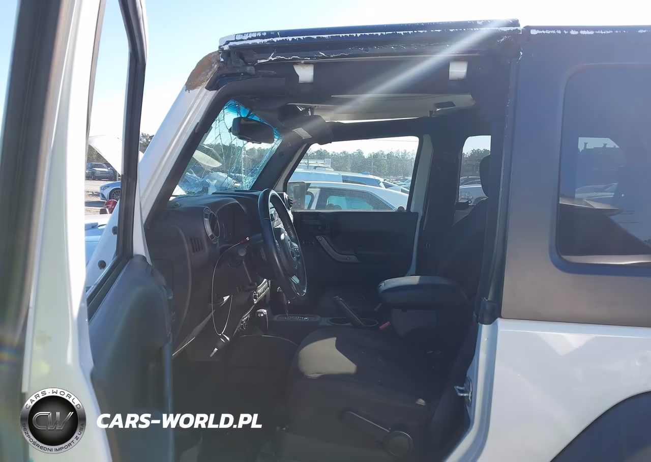 2015 Jeep Wrangler Willys Wheeler VIN:1C4AJWAG5FL742854 - 5