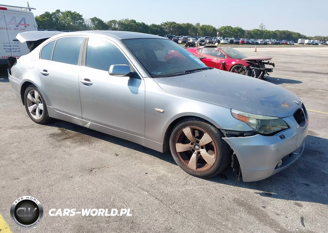 2004 BMW 530I