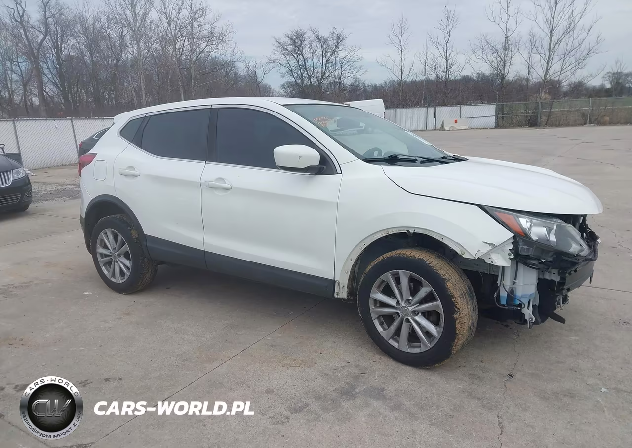 2017 Nissan Rogue Sport S – zdjęcie 1 z 18