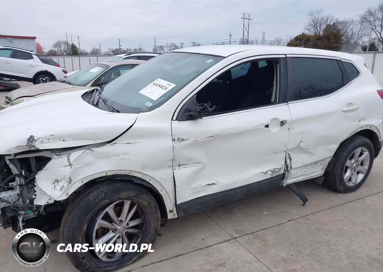 2017 Nissan Rogue Sport S VIN:JN1BJ1CP2HW034652 - 18