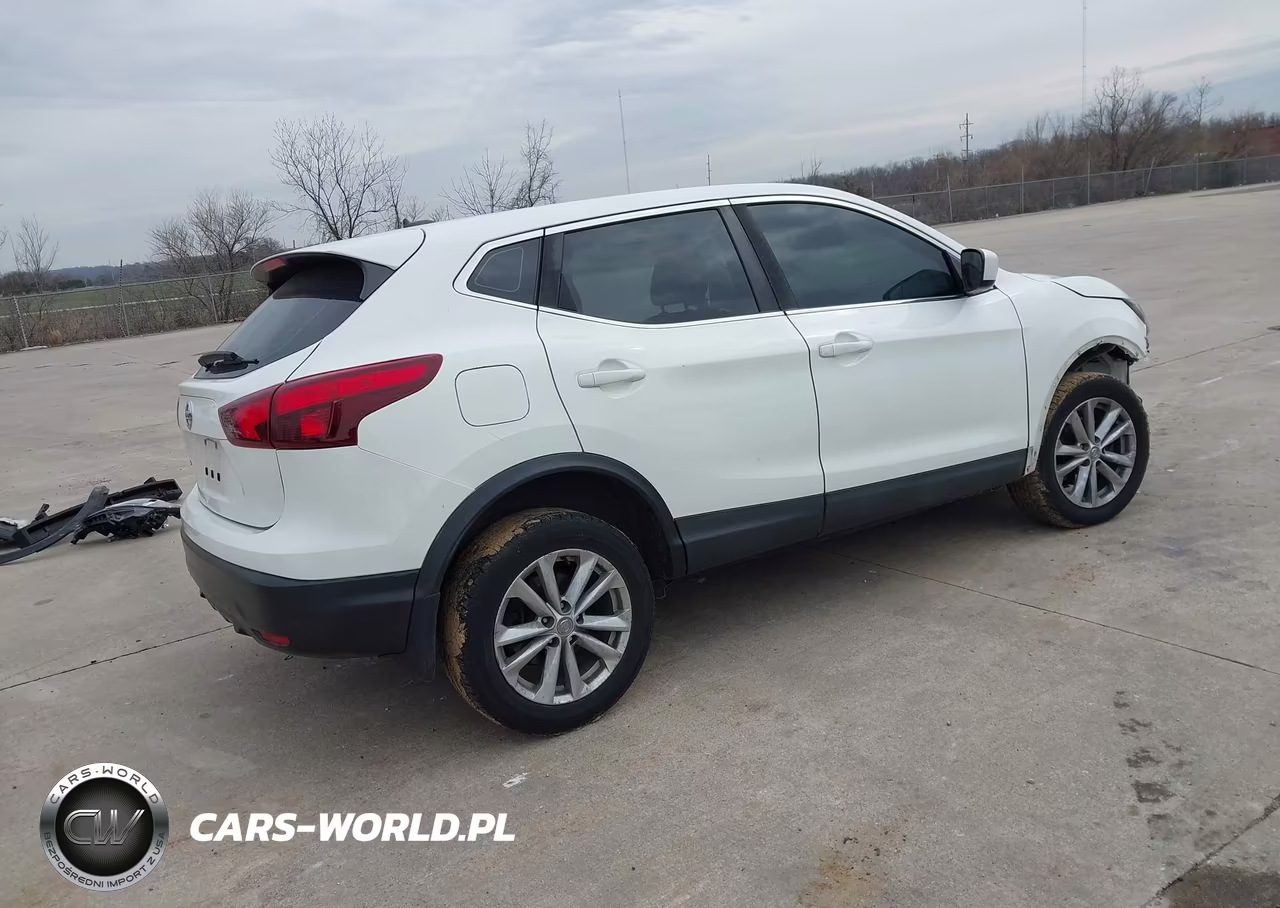 2017 Nissan Rogue Sport S VIN:JN1BJ1CP2HW034652 - 4