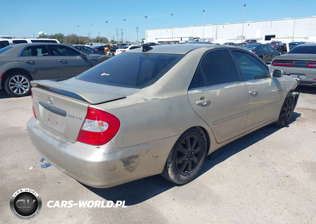 2003 Toyota Camry Xle VIN:4T1BE32KX3U732266 - 4