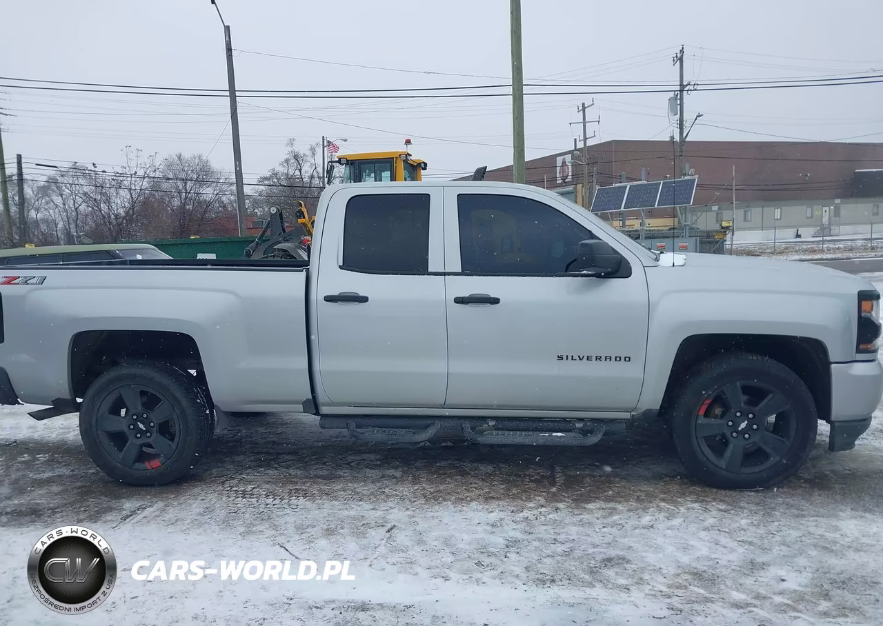 2018 Chevrolet Silverado 1500 2Lt VIN:1GCVKREH3JZ299872 - 13