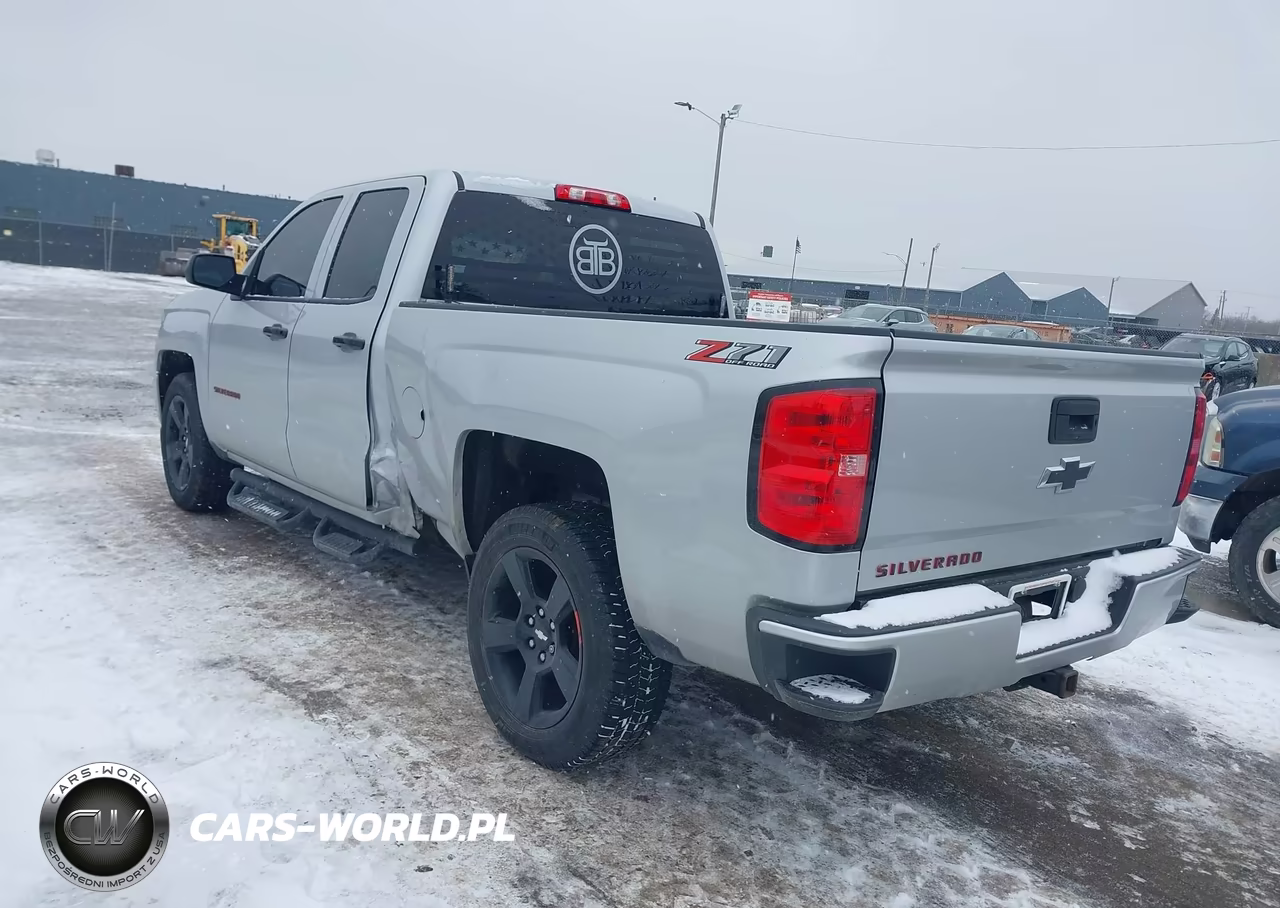 2018 Chevrolet Silverado 1500 2Lt VIN:1GCVKREH3JZ299872 - 3