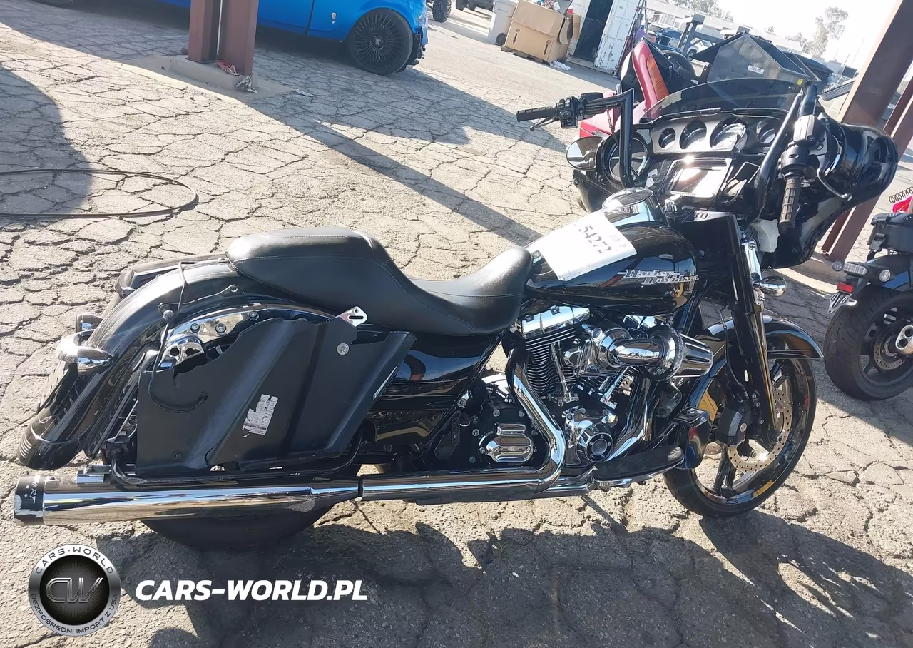 2015 Harley-Davidson Flhxs Street Glide Special VIN:1HD1KRM30FB697530 - 11