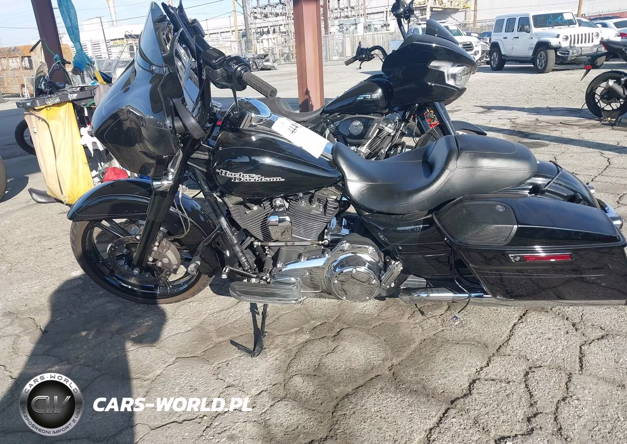 2015 Harley-Davidson Flhxs Street Glide Special VIN:1HD1KRM30FB697530 - 12