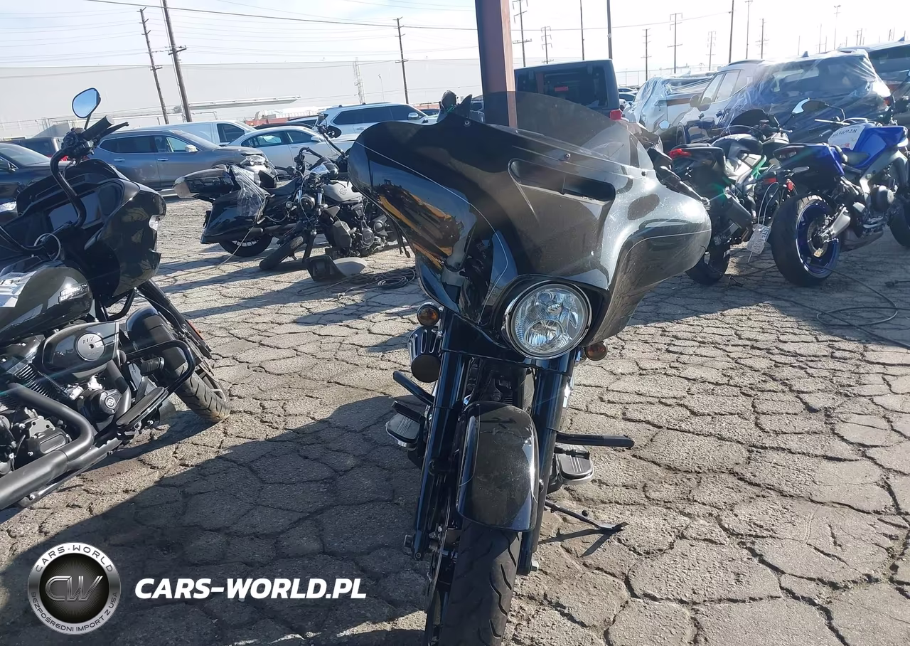 2015 Harley-Davidson Flhxs Street Glide Special VIN:1HD1KRM30FB697530 - 5