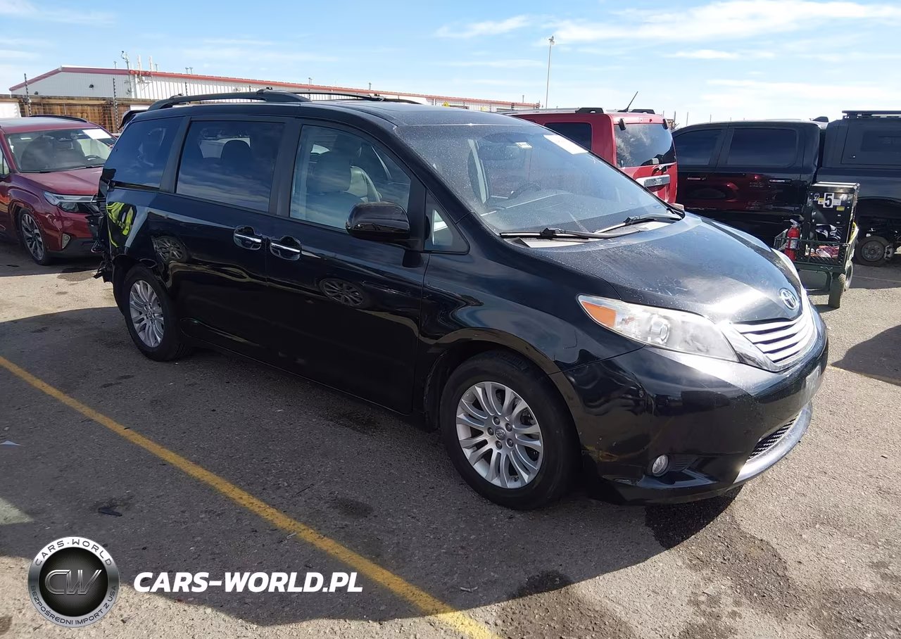 2017 Toyota Sienna Xle 8 Passenger – zdjęcie 1 z 17