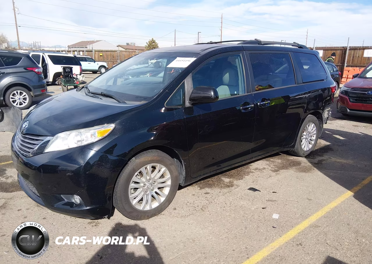 2017 Toyota Sienna Xle 8 Passenger VIN:5TDYZ3DC3HS821827 - 2