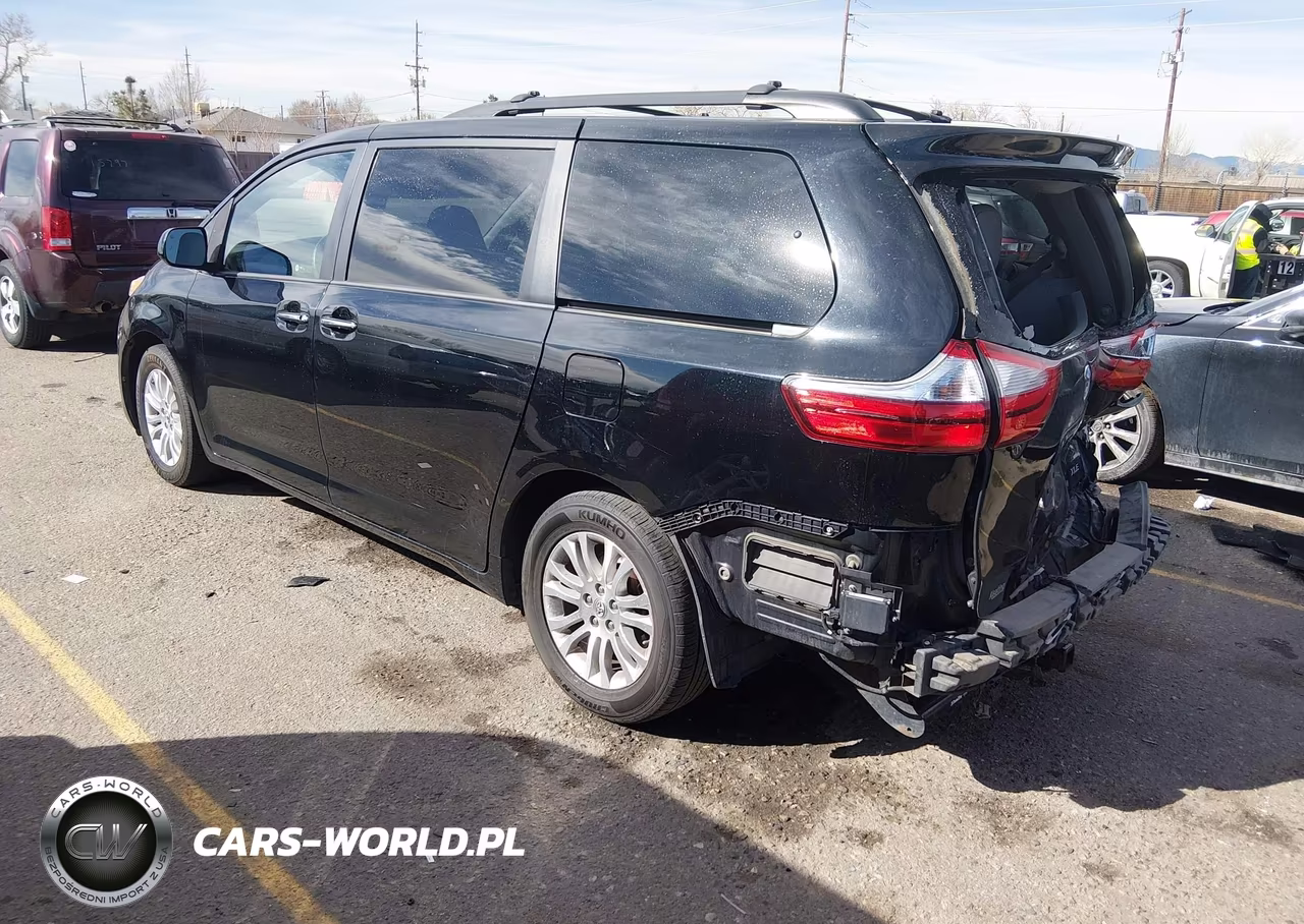 2017 Toyota Sienna Xle 8 Passenger VIN:5TDYZ3DC3HS821827 - 3