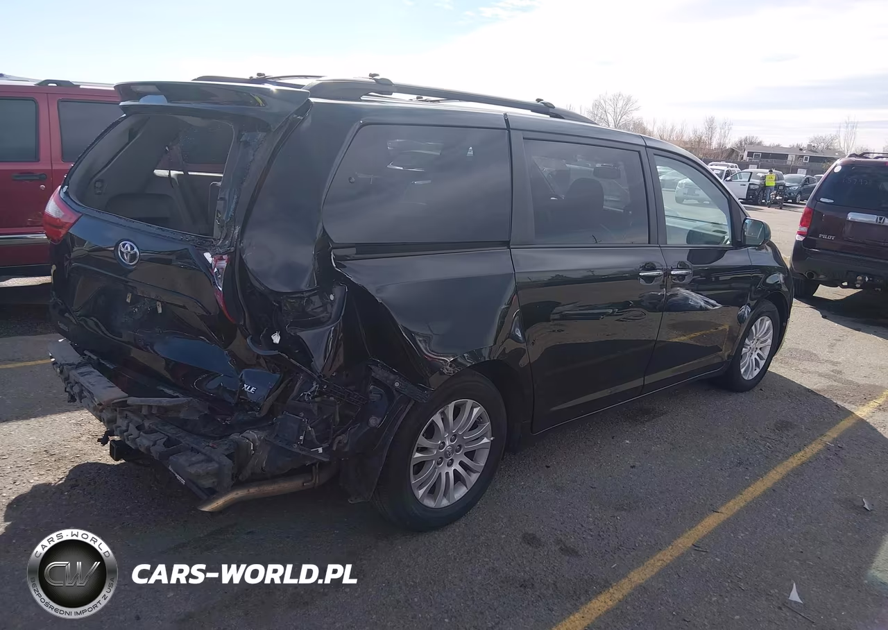 2017 Toyota Sienna Xle 8 Passenger VIN:5TDYZ3DC3HS821827 - 4