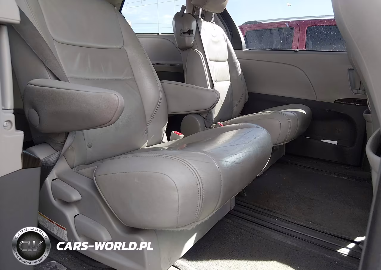 2017 Toyota Sienna Xle 8 Passenger VIN:5TDYZ3DC3HS821827 - 8