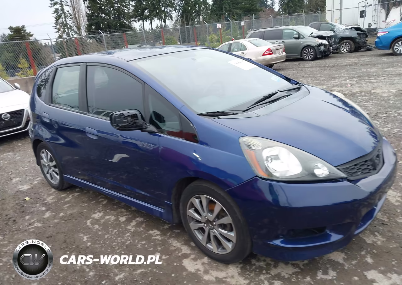 2013 Honda Fit Sport VIN:JHMGE8H50DC010545 - 12