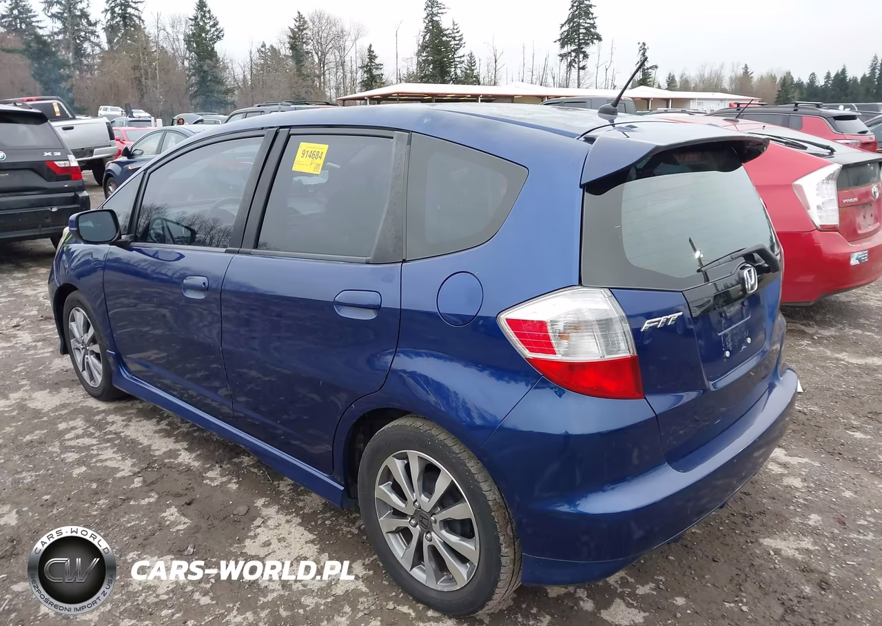 2013 Honda Fit Sport VIN:JHMGE8H50DC010545 - 14