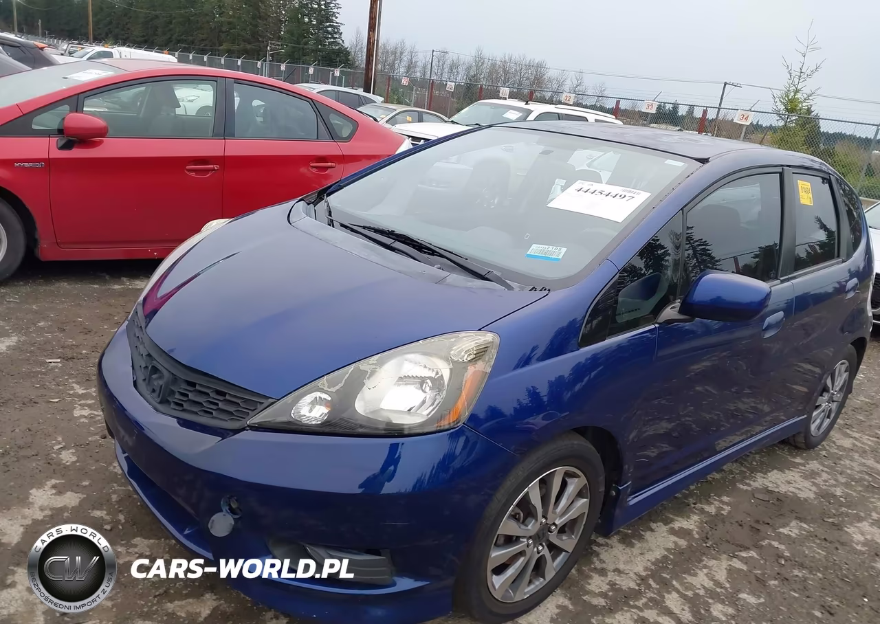 2013 Honda Fit Sport VIN:JHMGE8H50DC010545 - 6