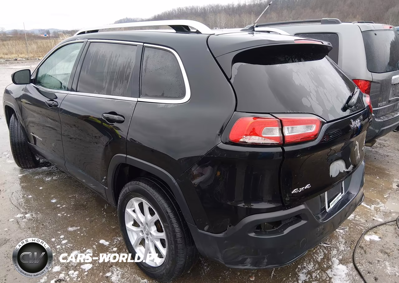 2014 Jeep Cherokee Latitude VIN:1C4PJMCB3EW223363 - 3