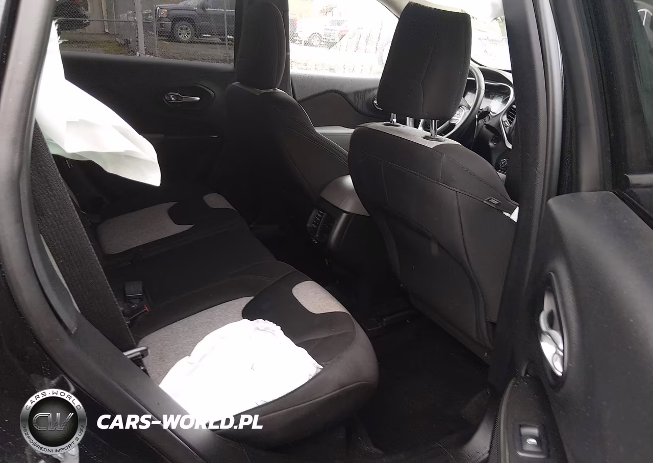 2014 Jeep Cherokee Latitude VIN:1C4PJMCB3EW223363 - 8