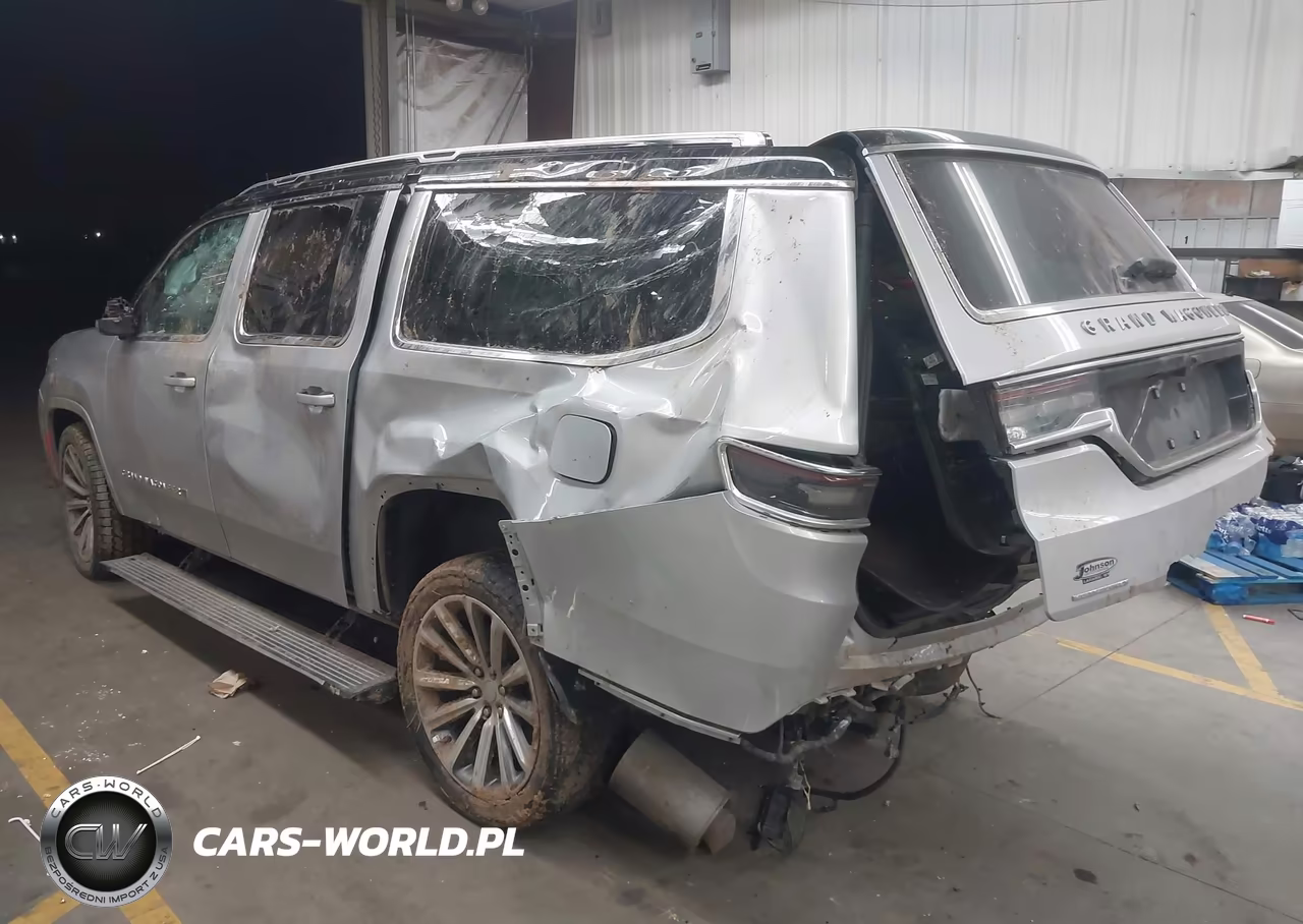 2023 Jeep Grand Wagoneer L Series Ii 4X4 VIN:1C4SJSFP1PS578130 - 3