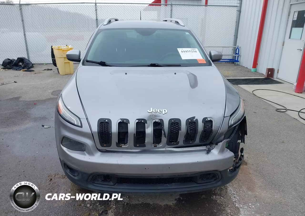 2015 Jeep Cherokee Latitude VIN:1C4PJMCS3FW788696 - 12