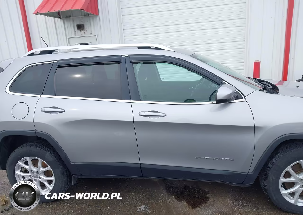 2015 Jeep Cherokee Latitude VIN:1C4PJMCS3FW788696 - 13