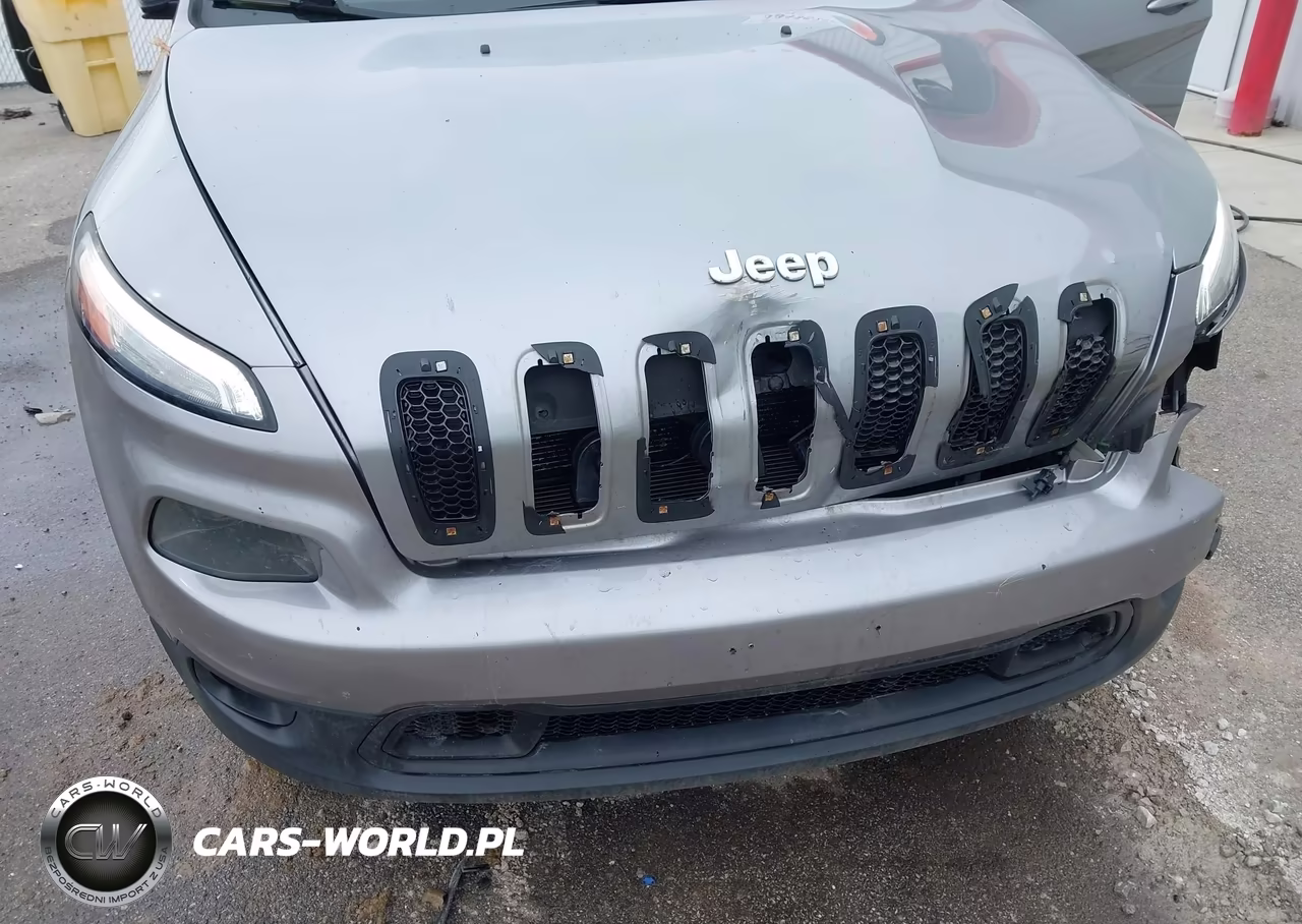 2015 Jeep Cherokee Latitude VIN:1C4PJMCS3FW788696 - 6