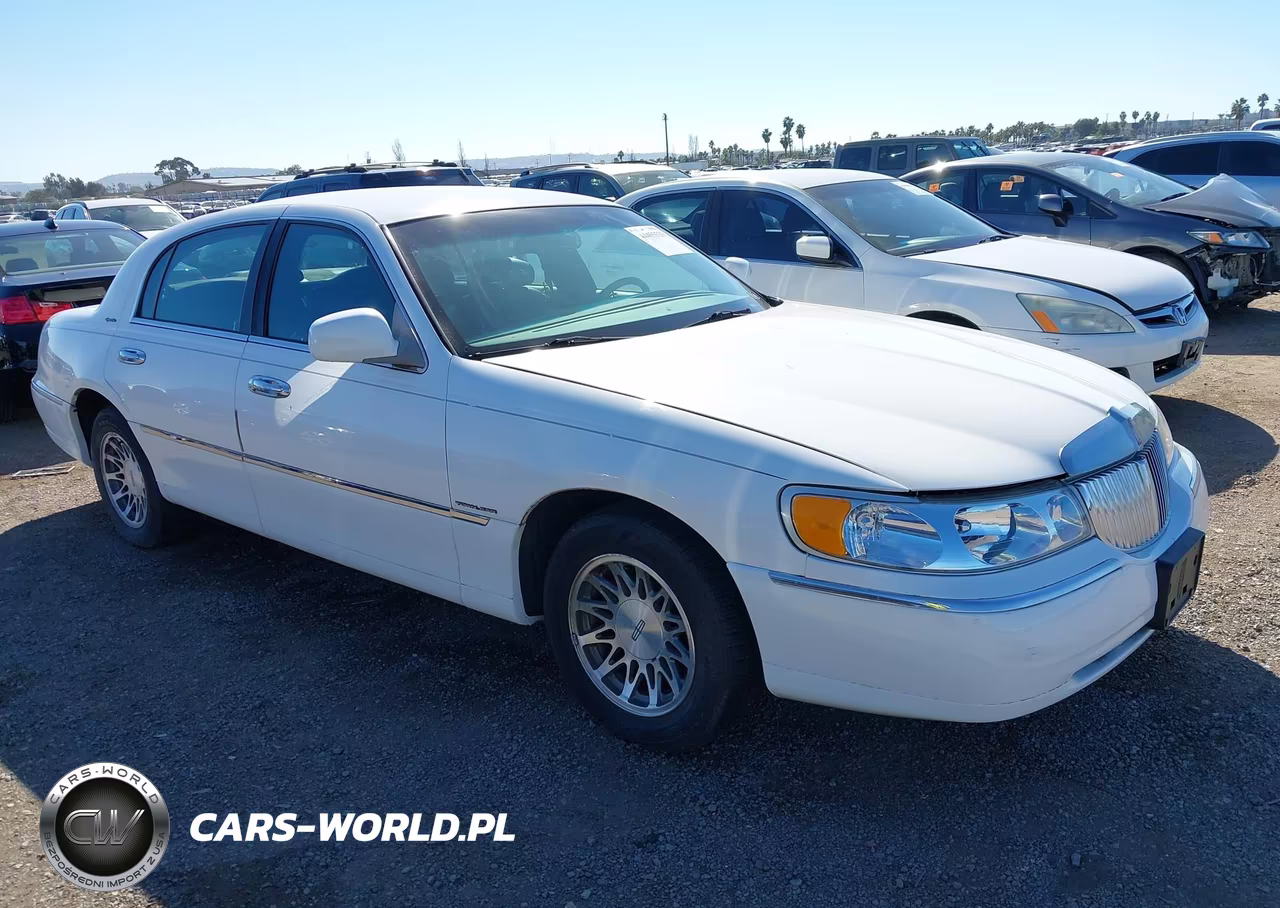 2002 Lincoln Town Car Signature